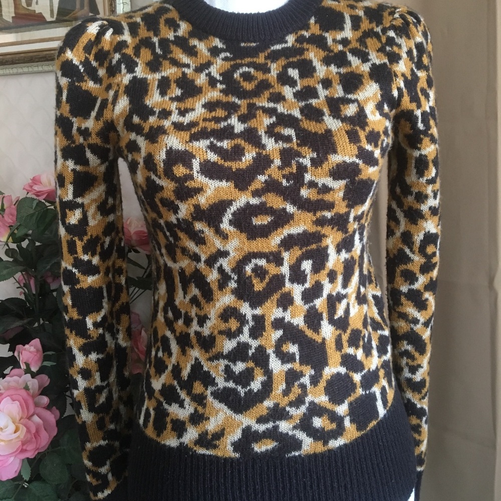 Leopard sweater size small